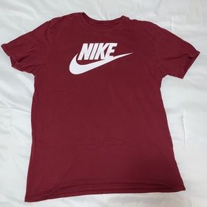 Nike Maroon Short Sleeve Shirt Medium
